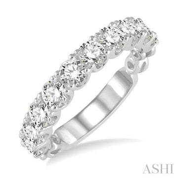 1 1/2 Ctw Lattice Round Cut Diamond Wedding Band in 14K White Gold